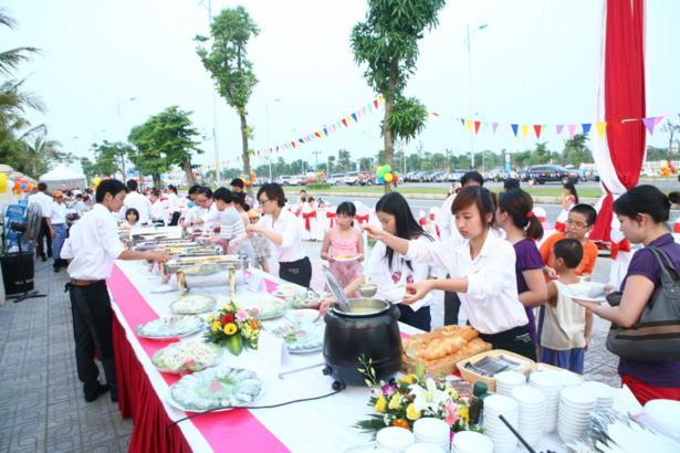 Cần chú ý tới yếu tố an toàn thực phẩm đối với tiệc ngoài trời Cần chú ý tới yếu tố an toàn thực phẩm đối với tiệc ngoài trời